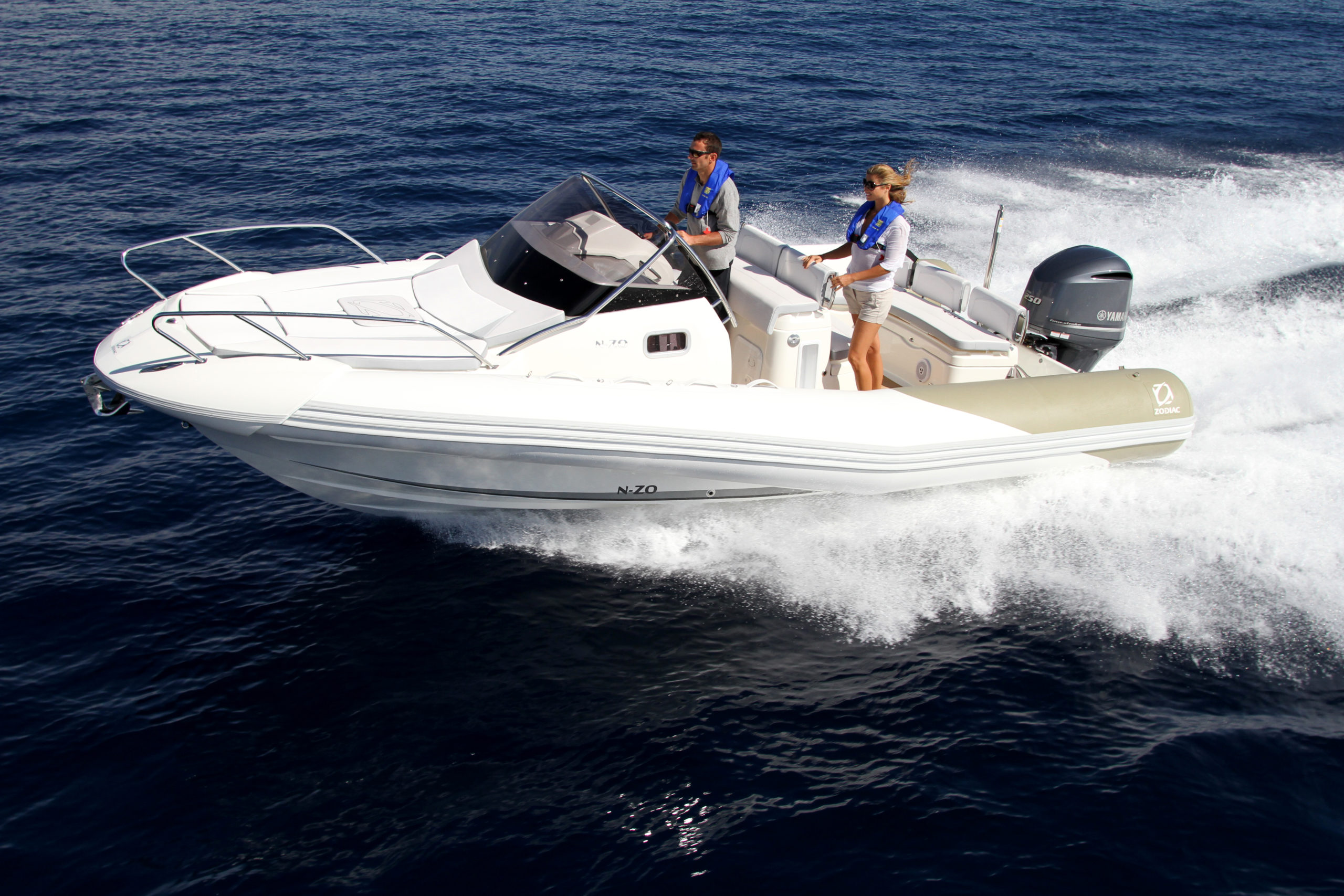 N-ZO-700-CABIN_ZODIAC©-Bernard-Biancotto_navigation-27-scaled